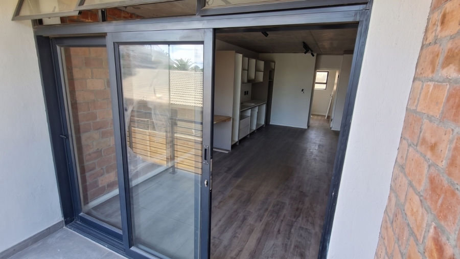 1 Bedroom Property for Sale in Table View Western Cape